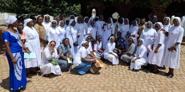 FMM sisters gathered in community